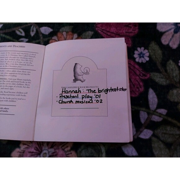 A CHRISTMAS STAR CALLED HANNAH By Vivian French & Anne Yvonne Gilbert Book - Picture 2 of 3